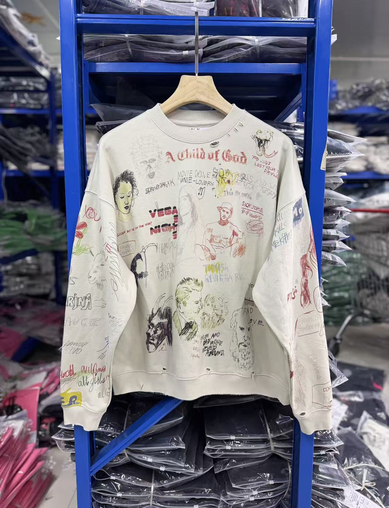 Play Hollywood Vintage‑Wash Cream Cropped Oversized Hoodie（副本）